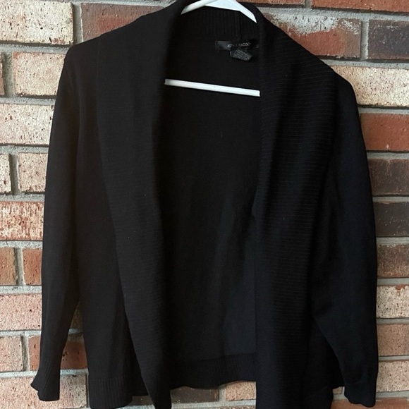 Size large - Picture 1 of 3
